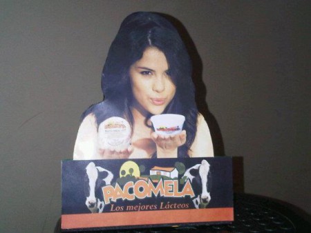 Display PACOMELA publicidad Exterior